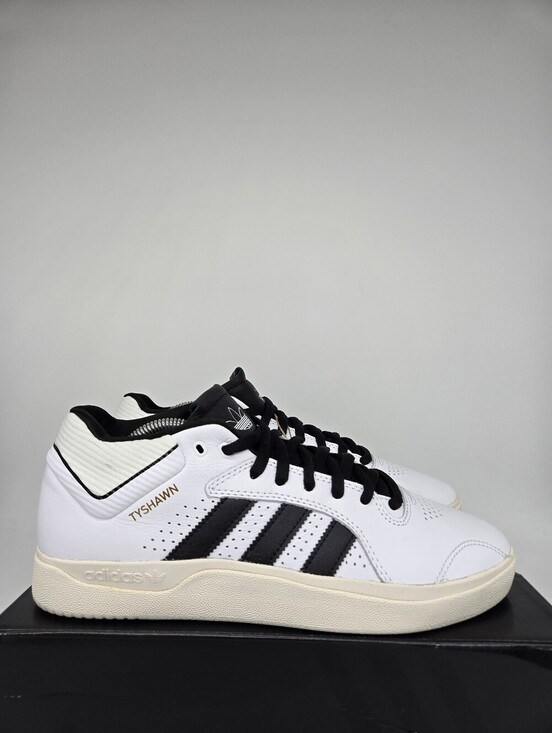 adidas Men\'s Tyshawn Mid JQ1134 Core Black Cloud White Shoes Size 11